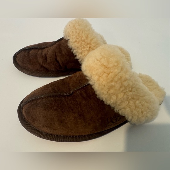 LUC Ugg brown suede slip on slippers sheep wool size 7 - Picture 7 of 8